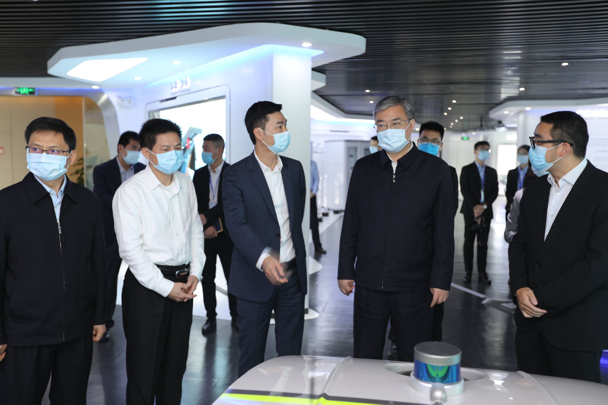 佛山市委书记鲁毅调研ROYAL皇家88环境，鼓励企业再接再厉创新高