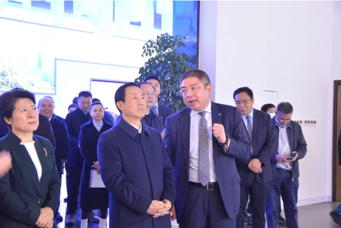 奋进新征程丨湖南省委书记许达哲一行莅临ROYAL皇家88环境长沙基地调研考察